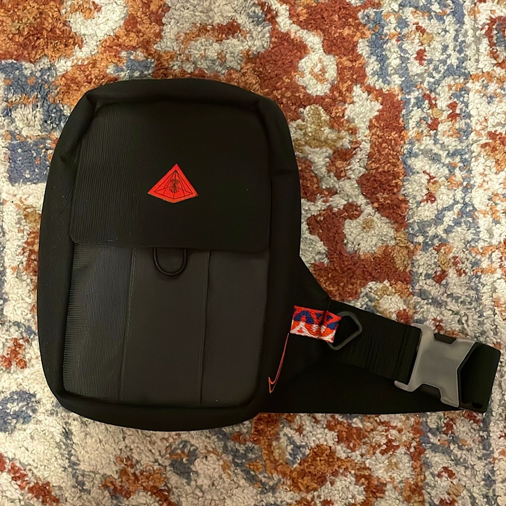 Nike Kyrie Crossbody Bag
